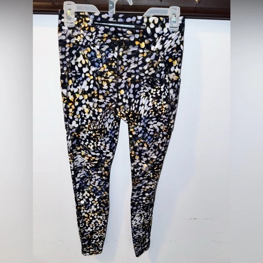Lululemon Speed Up Tight Full on Luxtreme Size 6